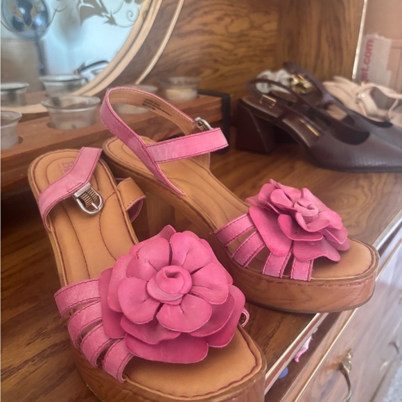 Born Pink Floral Slingback Wedges - Picture 6 of 9